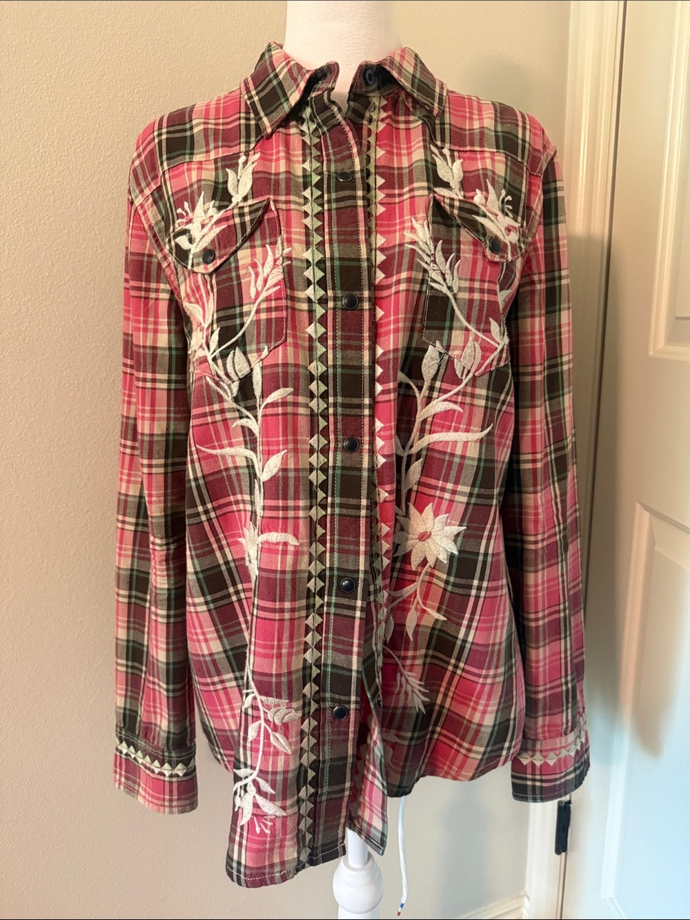 Sundance DRIFTWOOD Pink & Teal Plaid western snaps embroidered Shirt